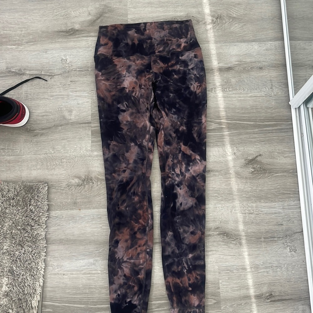 Lululemon marble leggings, size 6